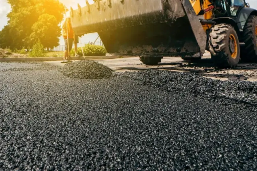 How Weather Conditions Affect Asphalt Paving Performance in Brentwood, NY